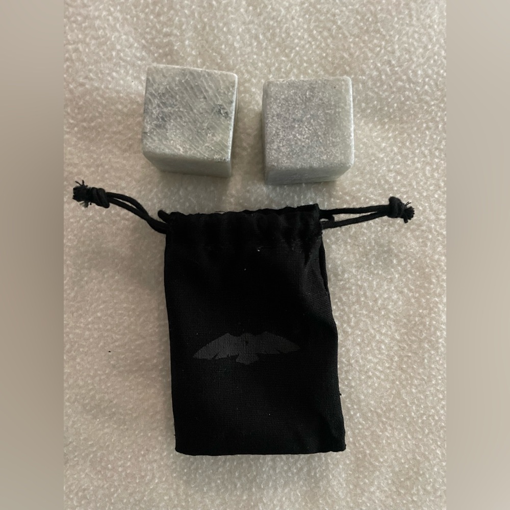 Set of 2 Large 1.5 Inch Whiskey Stones with Drawstring Bag - Picture 3 of 4